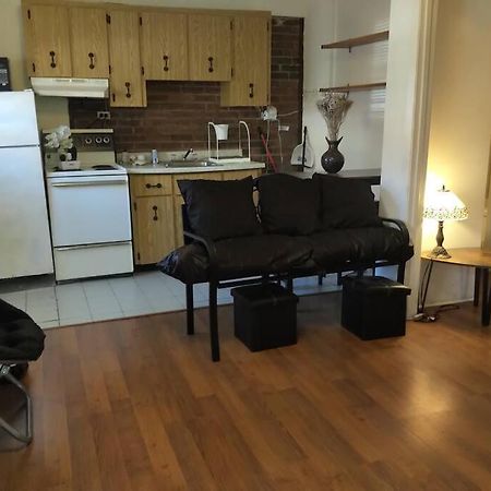 Awesome Cozy 1 Bedroom Coachhouse Toronto Kültér fotó