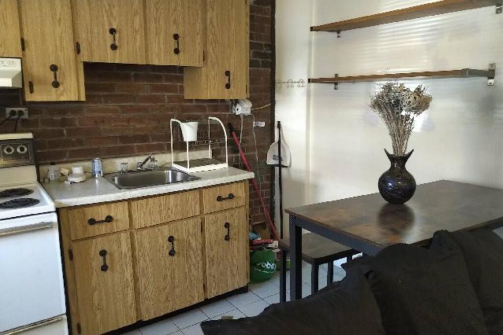 Awesome Cozy 1 Bedroom Coachhouse Toronto Kültér fotó