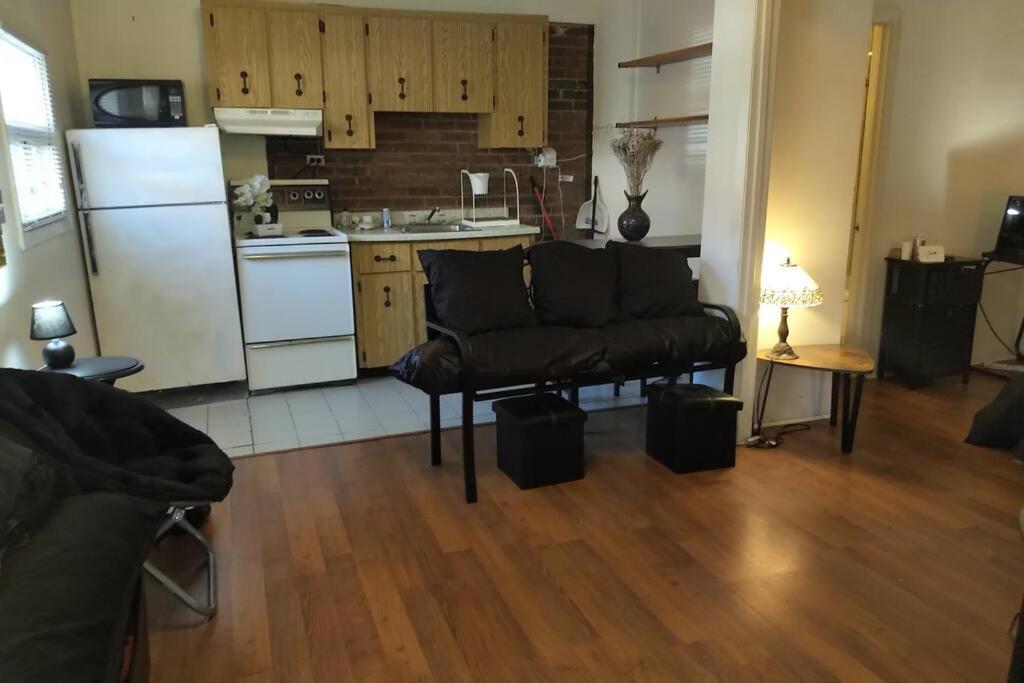 Awesome Cozy 1 Bedroom Coachhouse Toronto Kültér fotó
