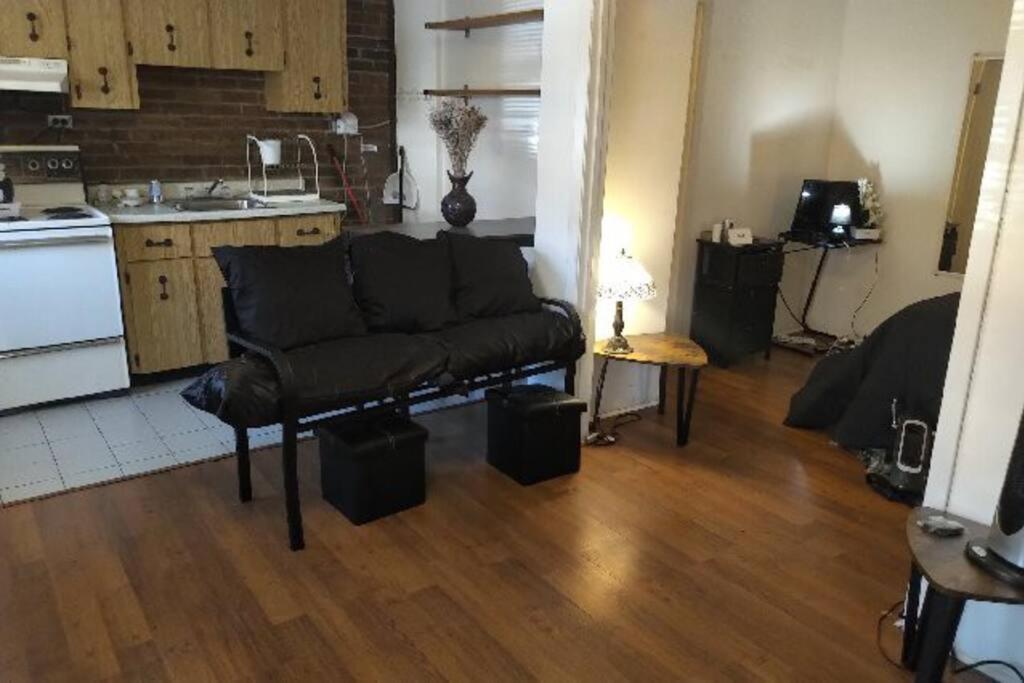 Awesome Cozy 1 Bedroom Coachhouse Toronto Kültér fotó