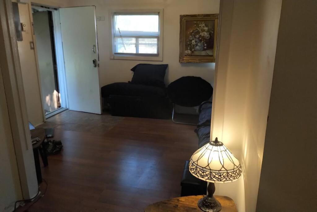 Awesome Cozy 1 Bedroom Coachhouse Toronto Kültér fotó