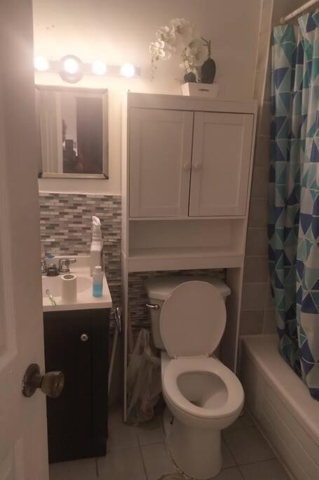 Awesome Cozy 1 Bedroom Coachhouse Toronto Kültér fotó