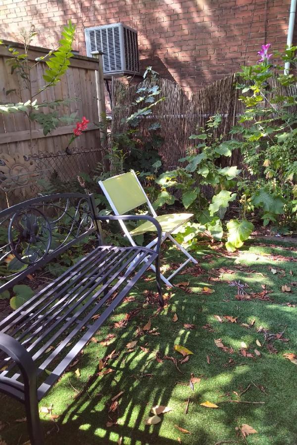 Awesome Cozy 1 Bedroom Coachhouse Toronto Kültér fotó